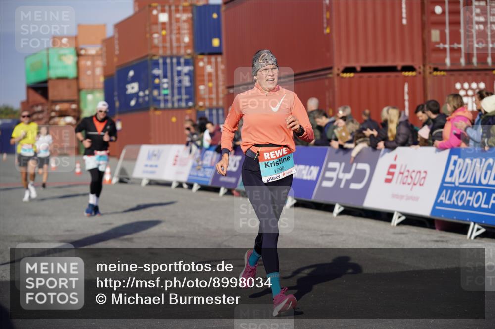03.10.2025 - Köhlbrandbrückenlauf Michael Burmester http://msf.ph/oto/8998034 03.10.2025 10:02:27 Ziel 1130, 1144, 1311, 1595, 3111, 3224, 3331 meine-sportfotos.de