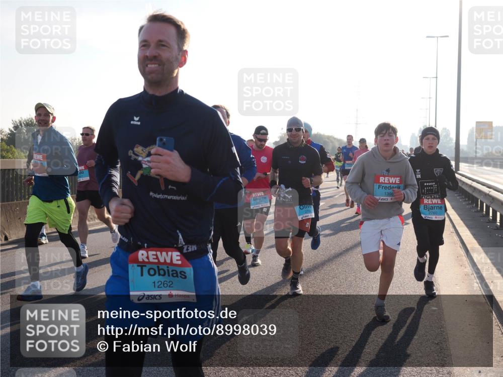 03.10.2025 - Köhlbrandbrückenlauf Fabian Wolf http://msf.ph/oto/8998039 03.10.2025 09:15:27 Position 3 2759, 1396, 2760, 369, 1262 meine-sportfotos.de