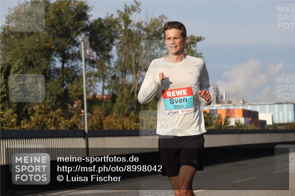 03.10.2025 - Köhlbrandbrückenlauf Luisa Fischer http://msf.ph/oto/8998042 03.10.2025 10:37:53 Position 3 3209 meine-sportfotos.de