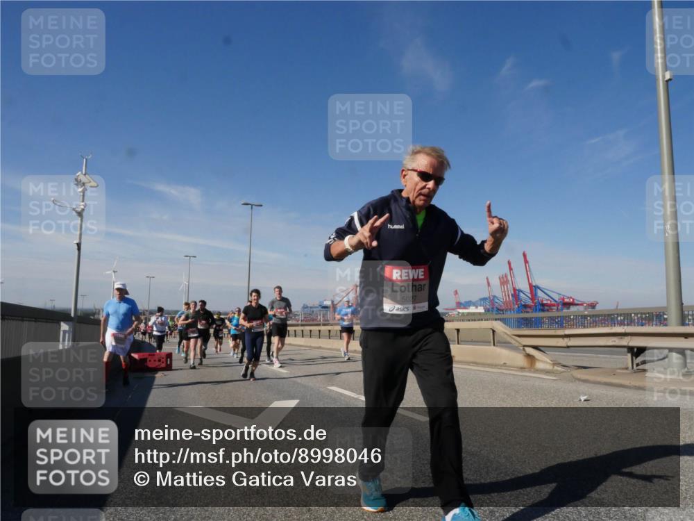 03.10.2025 - Köhlbrandbrückenlauf Matties Gatica Varas http://msf.ph/oto/8998046 03.10.2025 12:49:46 Position 2 5027 meine-sportfotos.de