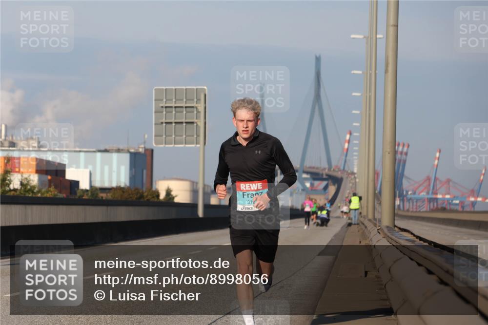 03.10.2025 - Köhlbrandbrückenlauf Luisa Fischer http://msf.ph/oto/8998056 03.10.2025 10:38:04 Position 3 312 meine-sportfotos.de