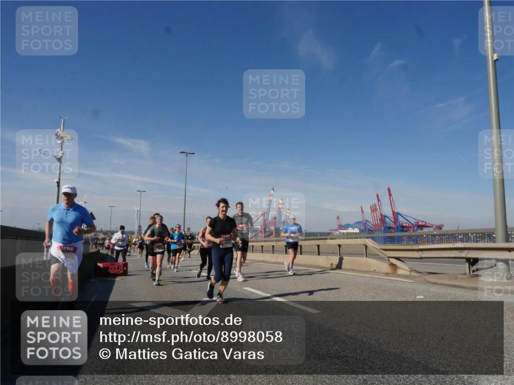 03.10.2025 - Köhlbrandbrückenlauf Matties Gatica Varas http://msf.ph/oto/8998058 03.10.2025 12:49:48 Position 2  meine-sportfotos.de
