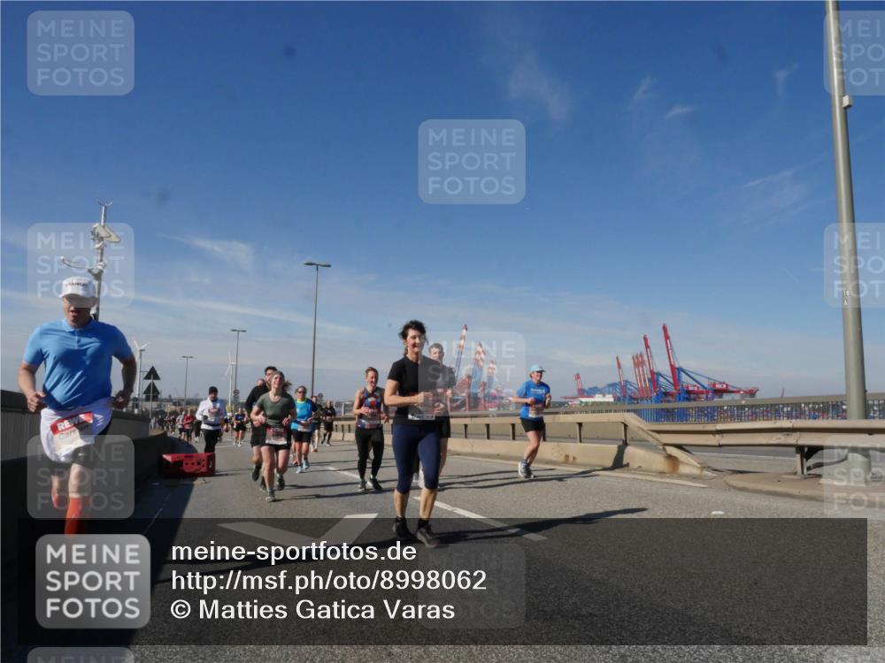 03.10.2025 - Köhlbrandbrückenlauf Matties Gatica Varas http://msf.ph/oto/8998062 03.10.2025 12:49:48 Position 2  meine-sportfotos.de
