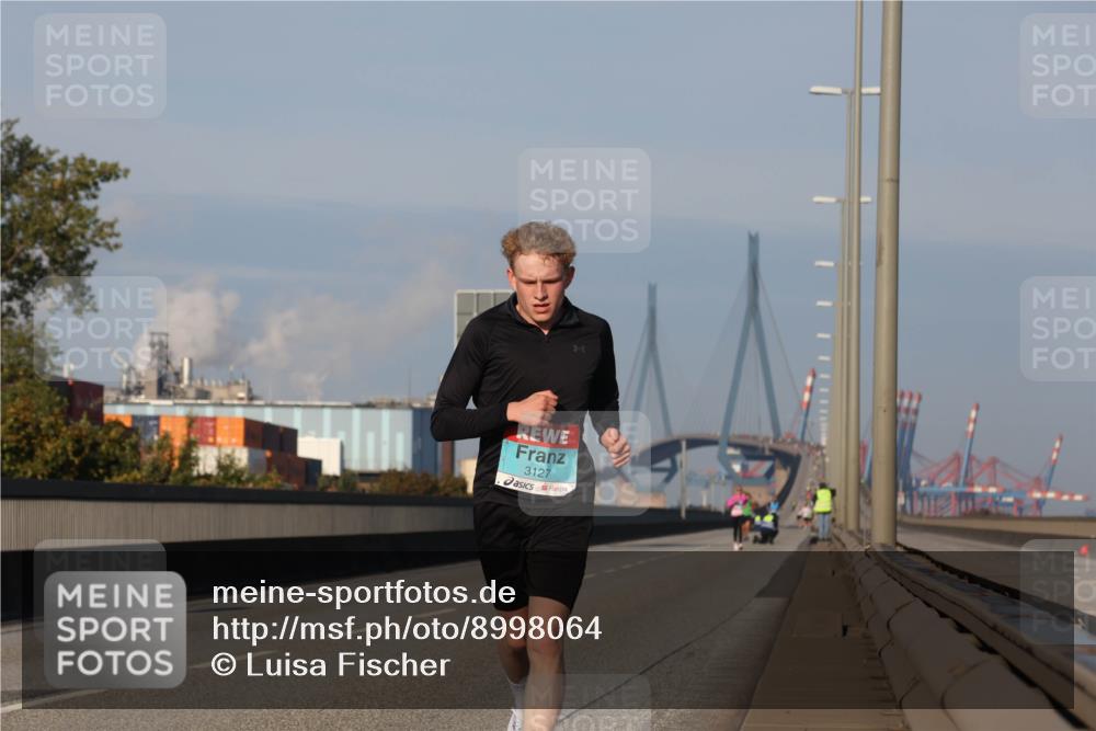 03.10.2025 - Köhlbrandbrückenlauf Luisa Fischer http://msf.ph/oto/8998064 03.10.2025 10:38:05 Position 3 3127 meine-sportfotos.de