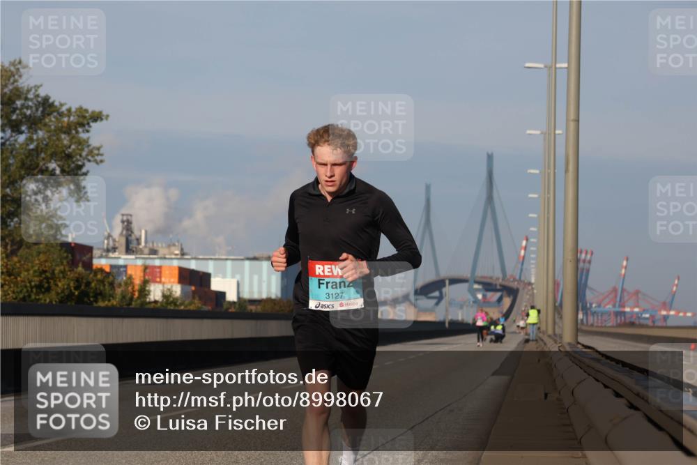 03.10.2025 - Köhlbrandbrückenlauf Luisa Fischer http://msf.ph/oto/8998067 03.10.2025 10:38:05 Position 3 3127 meine-sportfotos.de