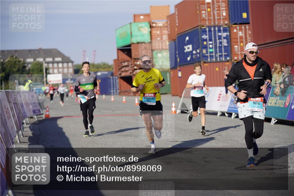 03.10.2025 - Köhlbrandbrückenlauf Michael Burmester http://msf.ph/oto/8998069 03.10.2025 10:02:30 Ziel 1130, 1144, 1311, 1595, 1878, 3111, 3331 meine-sportfotos.de
