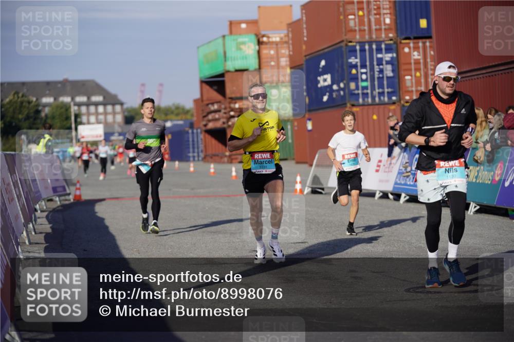 03.10.2025 - Köhlbrandbrückenlauf Michael Burmester http://msf.ph/oto/8998076 03.10.2025 10:02:30 Ziel 1130, 1144, 1311, 1595, 1878, 3111, 3331 meine-sportfotos.de
