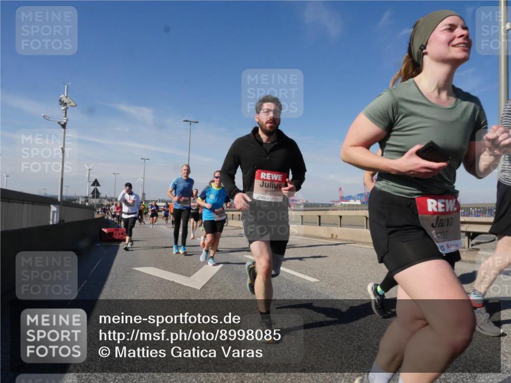 03.10.2025 - Köhlbrandbrückenlauf Matties Gatica Varas http://msf.ph/oto/8998085 03.10.2025 12:49:51 Position 2 4690, 4727, 5 meine-sportfotos.de