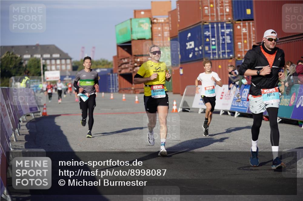 03.10.2025 - Köhlbrandbrückenlauf Michael Burmester http://msf.ph/oto/8998087 03.10.2025 10:02:30 Ziel 1130, 1144, 1311, 1595, 1878, 3111, 3331 meine-sportfotos.de