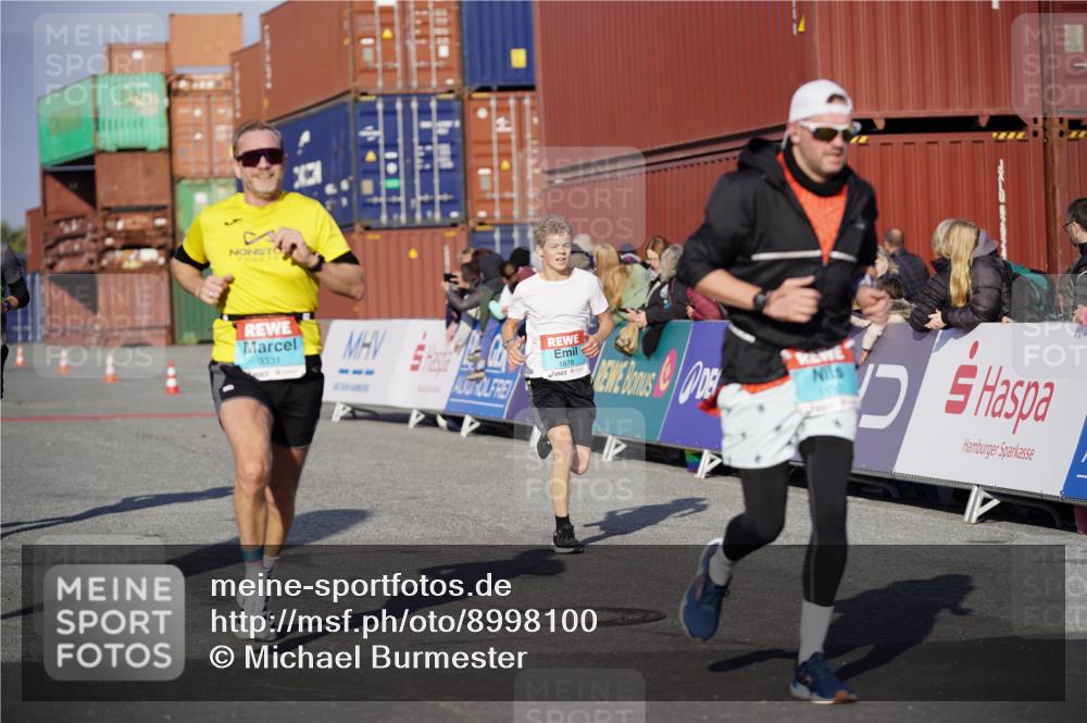 03.10.2025 - Köhlbrandbrückenlauf Michael Burmester http://msf.ph/oto/8998100 03.10.2025 10:02:31 Ziel 1130, 1311, 1595, 1878, 3111, 3331 meine-sportfotos.de