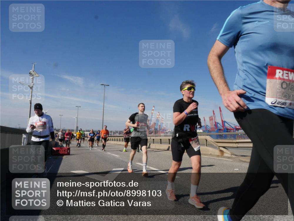03.10.2025 - Köhlbrandbrückenlauf Matties Gatica Varas http://msf.ph/oto/8998103 03.10.2025 12:49:54 Position 2 6697 meine-sportfotos.de