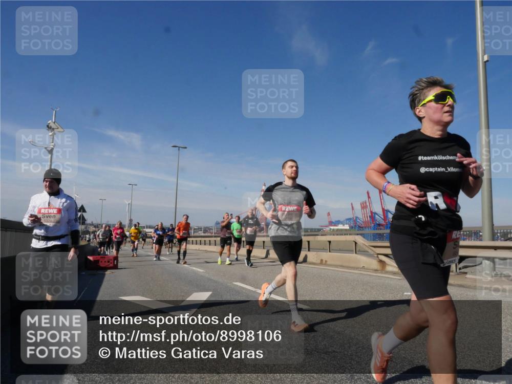 03.10.2025 - Köhlbrandbrückenlauf Matties Gatica Varas http://msf.ph/oto/8998106 03.10.2025 12:49:54 Position 2  meine-sportfotos.de