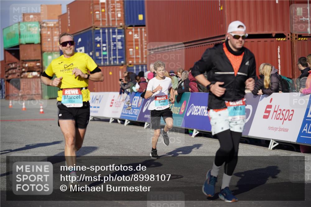 03.10.2025 - Köhlbrandbrückenlauf Michael Burmester http://msf.ph/oto/8998107 03.10.2025 10:02:31 Ziel 1130, 1311, 1595, 1878, 3111, 3331 meine-sportfotos.de