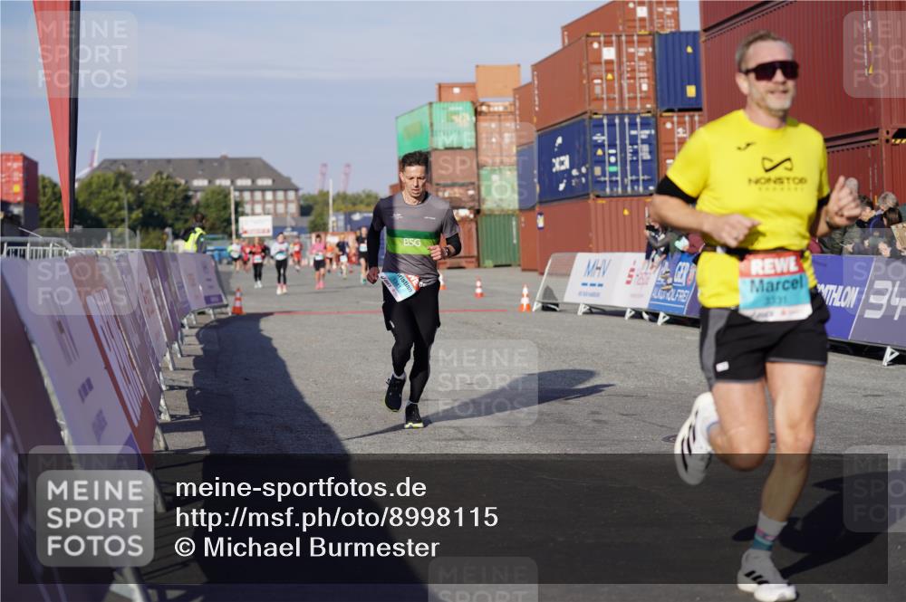 03.10.2025 - Köhlbrandbrückenlauf Michael Burmester http://msf.ph/oto/8998115 03.10.2025 10:02:32 Ziel 1130, 1311, 1595, 1878, 3111, 3331 meine-sportfotos.de