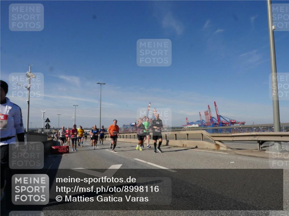03.10.2025 - Köhlbrandbrückenlauf Matties Gatica Varas http://msf.ph/oto/8998116 03.10.2025 12:49:55 Position 2  meine-sportfotos.de