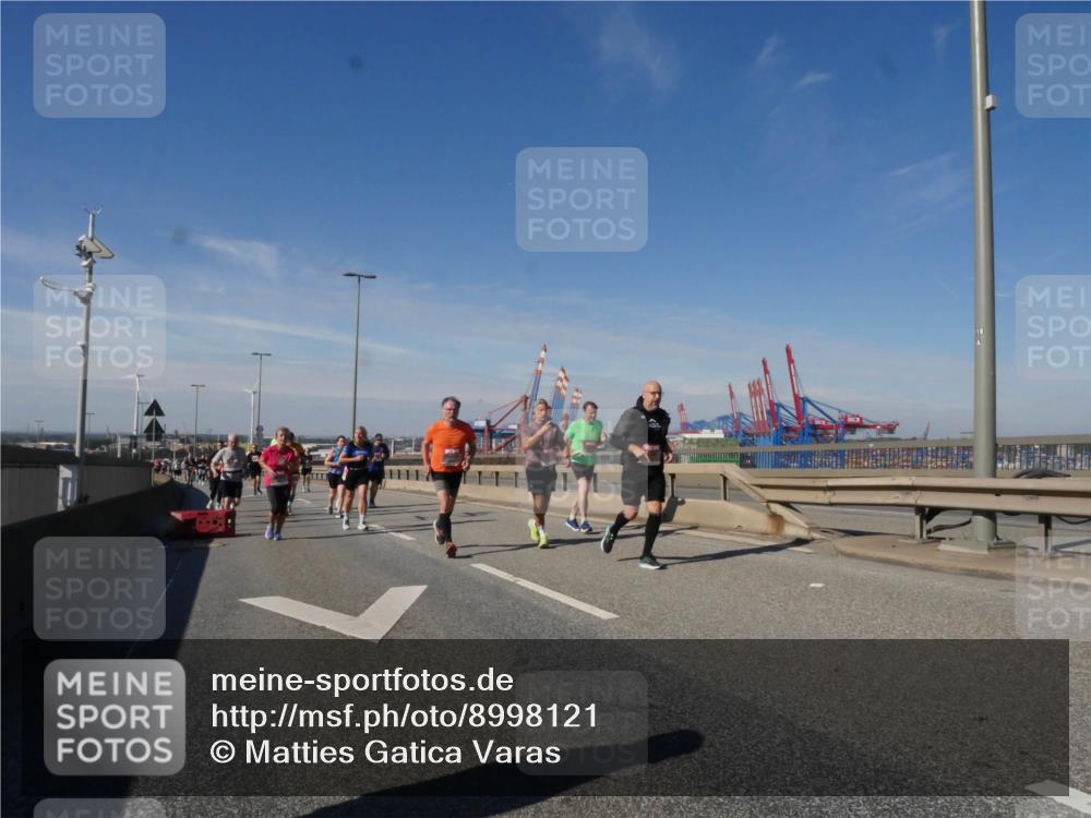 03.10.2025 - Köhlbrandbrückenlauf Matties Gatica Varas http://msf.ph/oto/8998121 03.10.2025 12:49:56 Position 2  meine-sportfotos.de