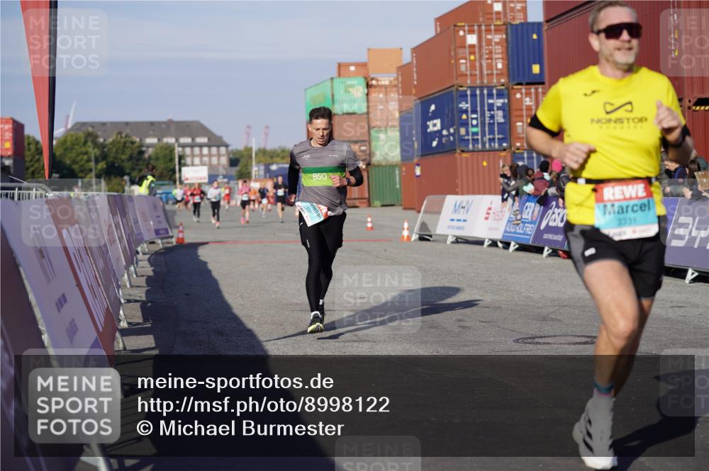 03.10.2025 - Köhlbrandbrückenlauf Michael Burmester http://msf.ph/oto/8998122 03.10.2025 10:02:32 Ziel 1130, 1311, 1595, 1878, 3111, 3331 meine-sportfotos.de