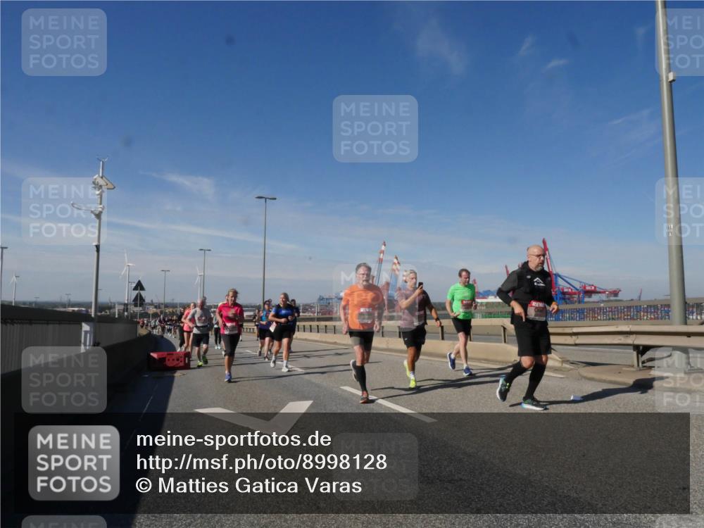 03.10.2025 - Köhlbrandbrückenlauf Matties Gatica Varas http://msf.ph/oto/8998128 03.10.2025 12:49:57 Position 2 1111 meine-sportfotos.de