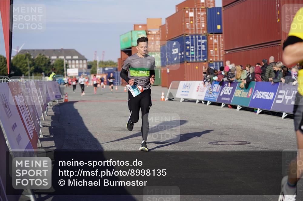 03.10.2025 - Köhlbrandbrückenlauf Michael Burmester http://msf.ph/oto/8998135 03.10.2025 10:02:33 Ziel 1130, 1311, 1595, 1878, 3331 meine-sportfotos.de