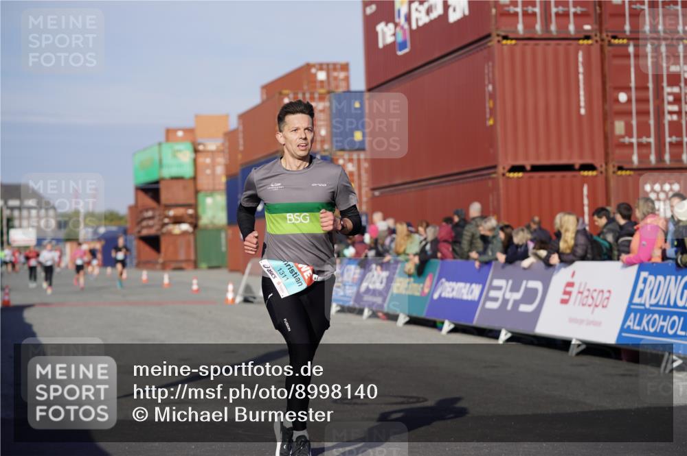 03.10.2025 - Köhlbrandbrückenlauf Michael Burmester http://msf.ph/oto/8998140 03.10.2025 10:02:34 Ziel 1130, 1311, 1878, 3331 meine-sportfotos.de