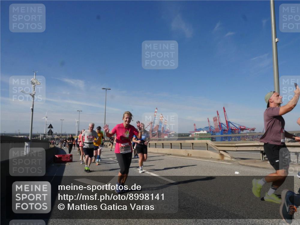 03.10.2025 - Köhlbrandbrückenlauf Matties Gatica Varas http://msf.ph/oto/8998141 03.10.2025 12:49:59 Position 2  meine-sportfotos.de