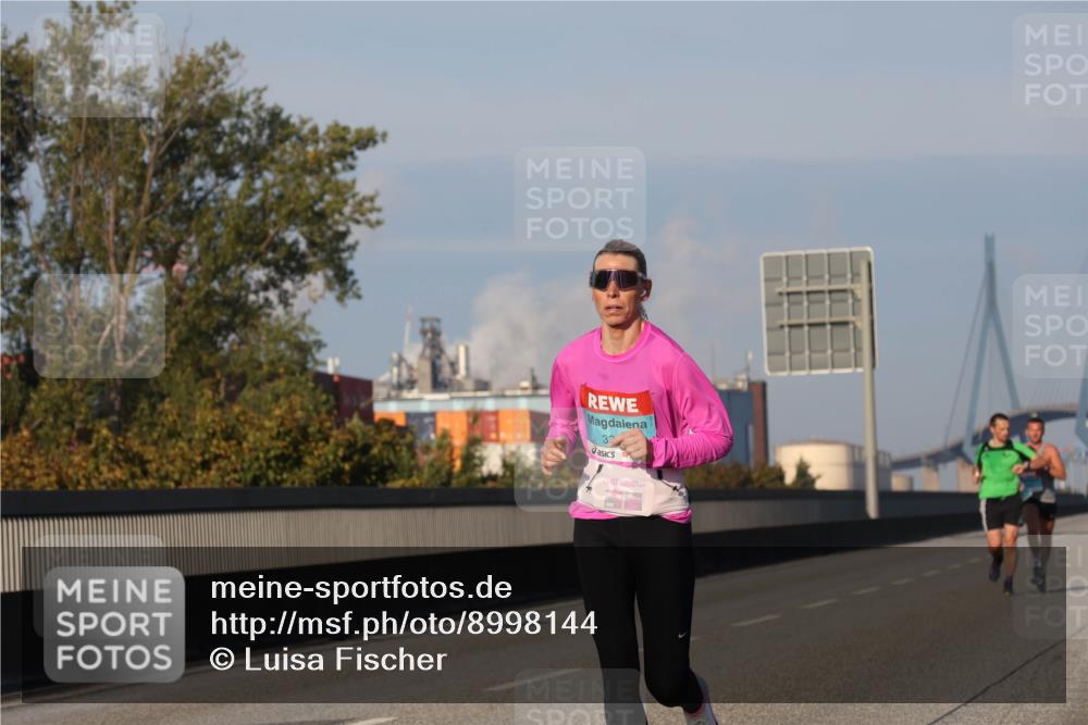 03.10.2025 - Köhlbrandbrückenlauf Luisa Fischer http://msf.ph/oto/8998144 03.10.2025 10:38:29 Position 3 32 meine-sportfotos.de
