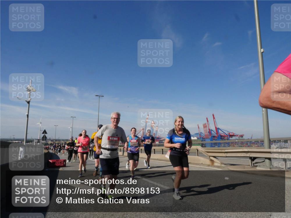 03.10.2025 - Köhlbrandbrückenlauf Matties Gatica Varas http://msf.ph/oto/8998153 03.10.2025 12:50:00 Position 2  meine-sportfotos.de