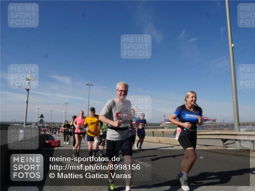03.10.2025 - Köhlbrandbrückenlauf Matties Gatica Varas http://msf.ph/oto/8998156 03.10.2025 12:50:01 Position 2  meine-sportfotos.de