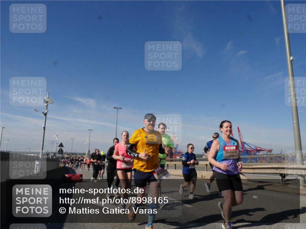 03.10.2025 - Köhlbrandbrückenlauf Matties Gatica Varas http://msf.ph/oto/8998165 03.10.2025 12:50:02 Position 2 4676 meine-sportfotos.de