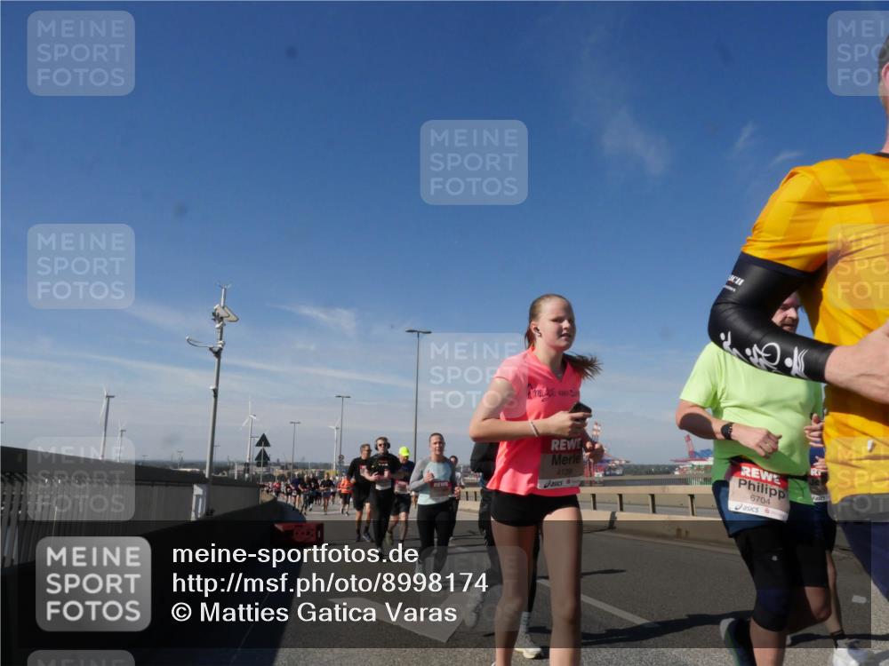 03.10.2025 - Köhlbrandbrückenlauf Matties Gatica Varas http://msf.ph/oto/8998174 03.10.2025 12:50:02 Position 2 4139, 6704 meine-sportfotos.de