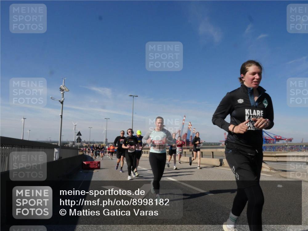 03.10.2025 - Köhlbrandbrückenlauf Matties Gatica Varas http://msf.ph/oto/8998182 03.10.2025 12:50:03 Position 2  meine-sportfotos.de