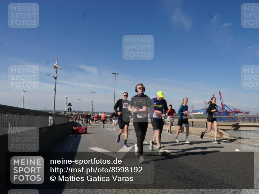 03.10.2025 - Köhlbrandbrückenlauf Matties Gatica Varas http://msf.ph/oto/8998192 03.10.2025 12:50:05 Position 2  meine-sportfotos.de
