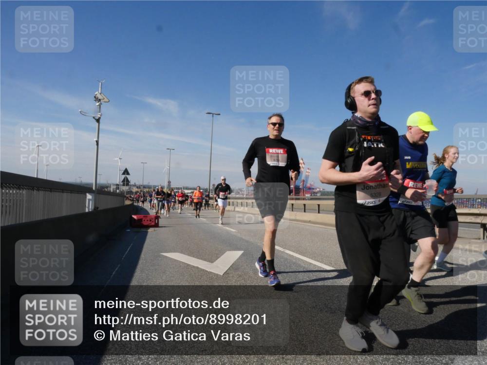 03.10.2025 - Köhlbrandbrückenlauf Matties Gatica Varas http://msf.ph/oto/8998201 03.10.2025 12:50:06 Position 2 676, 5328 meine-sportfotos.de