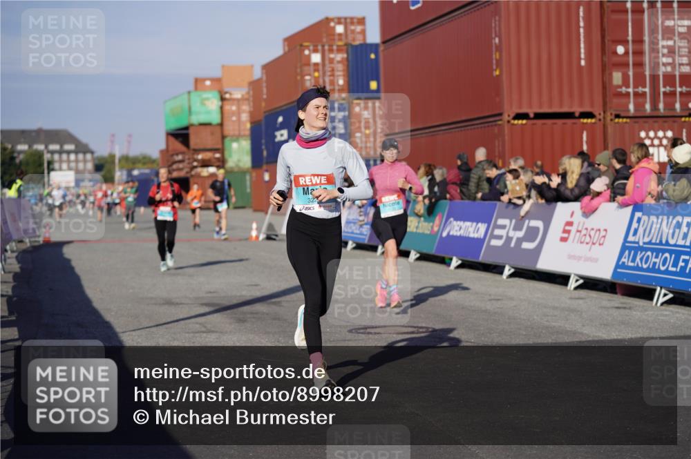 03.10.2025 - Köhlbrandbrückenlauf Michael Burmester http://msf.ph/oto/8998207 03.10.2025 10:02:45 Ziel 1045, 1123, 3227, 3630 meine-sportfotos.de