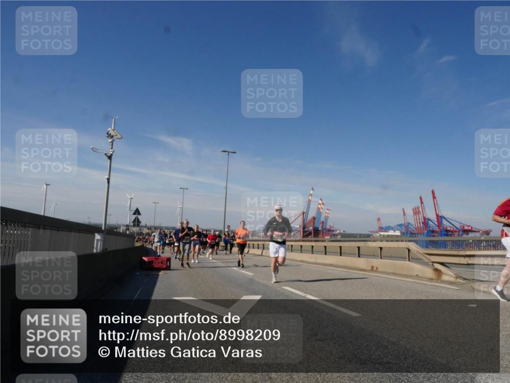 03.10.2025 - Köhlbrandbrückenlauf Matties Gatica Varas http://msf.ph/oto/8998209 03.10.2025 12:50:08 Position 2  meine-sportfotos.de