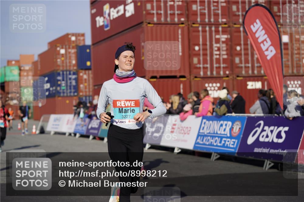 03.10.2025 - Köhlbrandbrückenlauf Michael Burmester http://msf.ph/oto/8998212 03.10.2025 10:02:45 Ziel 1045, 1123, 3227, 3630 meine-sportfotos.de