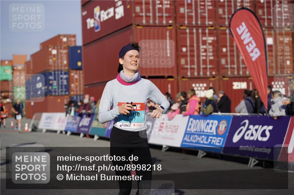 03.10.2025 - Köhlbrandbrückenlauf Michael Burmester http://msf.ph/oto/8998218 03.10.2025 10:02:45 Ziel 1045, 1123, 3227, 3630 meine-sportfotos.de