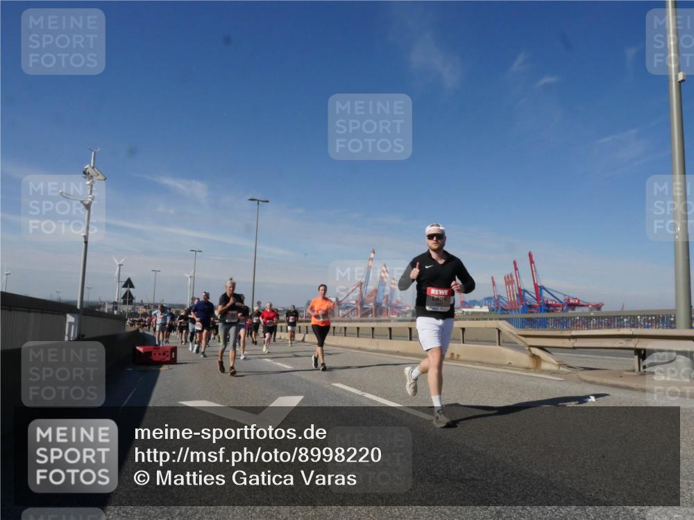 03.10.2025 - Köhlbrandbrückenlauf Matties Gatica Varas http://msf.ph/oto/8998220 03.10.2025 12:50:09 Position 2  meine-sportfotos.de