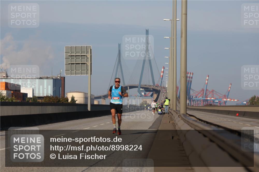 03.10.2025 - Köhlbrandbrückenlauf Luisa Fischer http://msf.ph/oto/8998224 03.10.2025 10:38:39 Position 3  meine-sportfotos.de