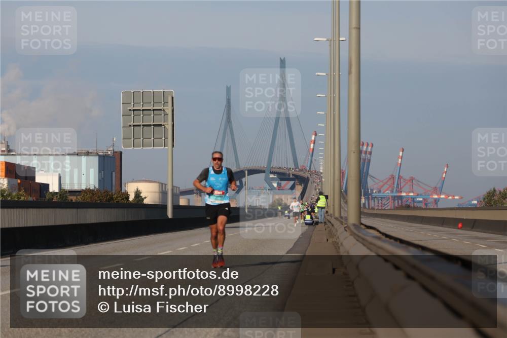 03.10.2025 - Köhlbrandbrückenlauf Luisa Fischer http://msf.ph/oto/8998228 03.10.2025 10:38:39 Position 3  meine-sportfotos.de