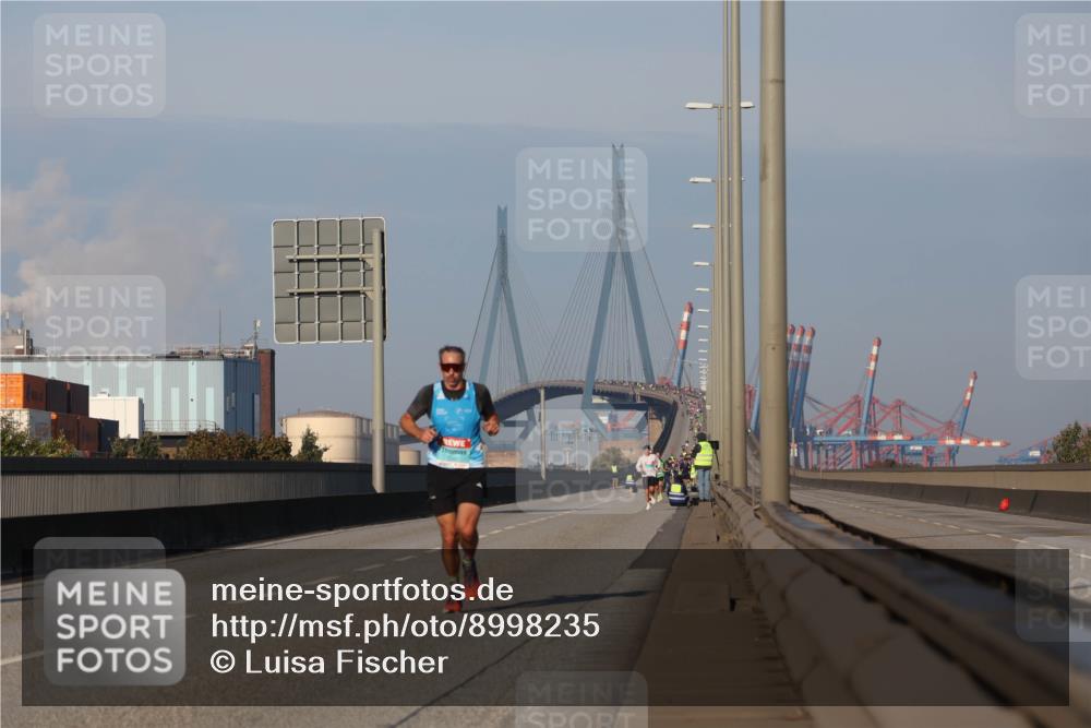 03.10.2025 - Köhlbrandbrückenlauf Luisa Fischer http://msf.ph/oto/8998235 03.10.2025 10:38:40 Position 3  meine-sportfotos.de