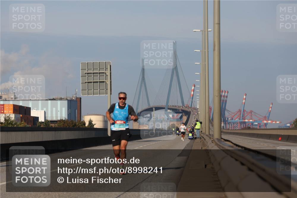 03.10.2025 - Köhlbrandbrückenlauf Luisa Fischer http://msf.ph/oto/8998241 03.10.2025 10:38:41 Position 3  meine-sportfotos.de