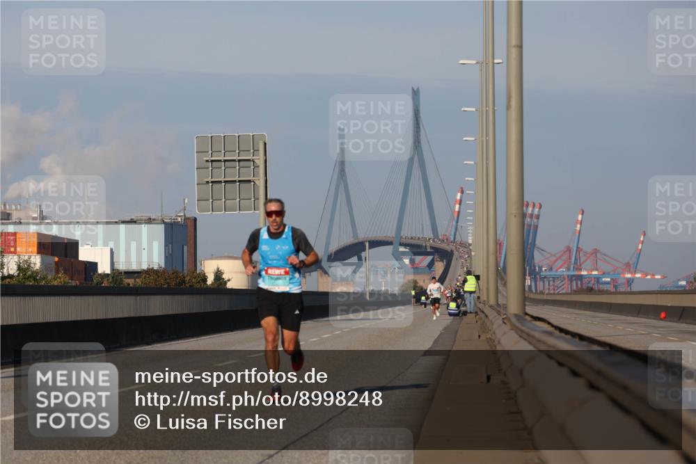 03.10.2025 - Köhlbrandbrückenlauf Luisa Fischer http://msf.ph/oto/8998248 03.10.2025 10:38:41 Position 3  meine-sportfotos.de