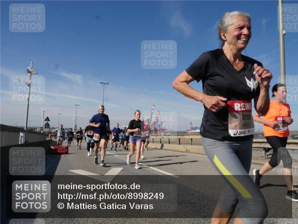 03.10.2025 - Köhlbrandbrückenlauf Matties Gatica Varas http://msf.ph/oto/8998249 03.10.2025 12:50:12 Position 2 4950 meine-sportfotos.de