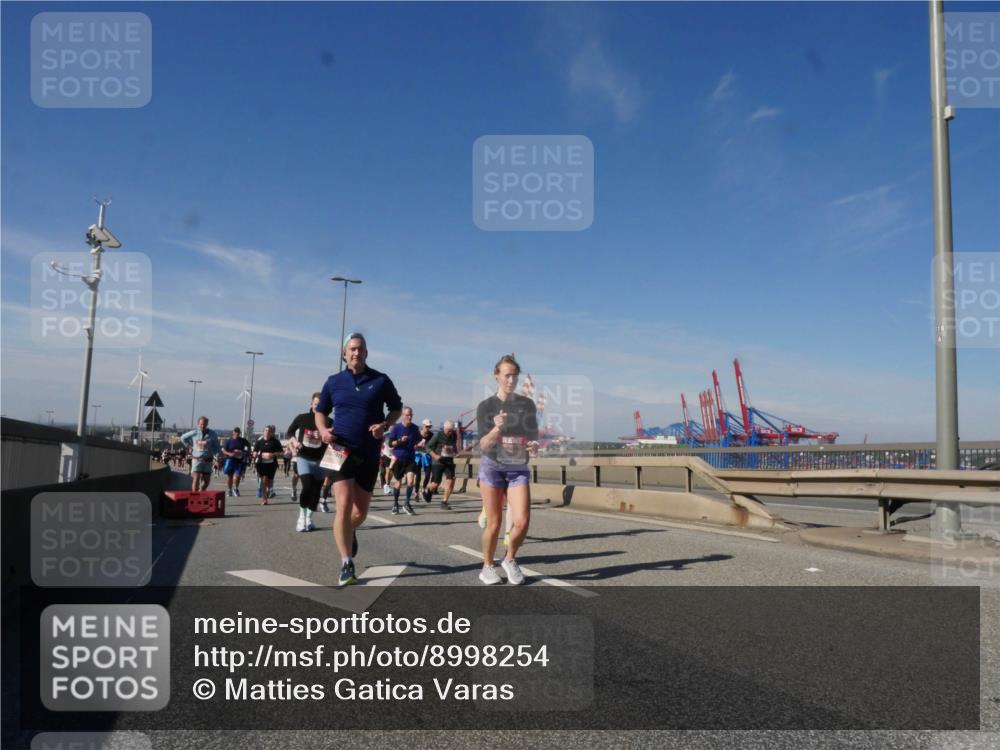 03.10.2025 - Köhlbrandbrückenlauf Matties Gatica Varas http://msf.ph/oto/8998254 03.10.2025 12:50:12 Position 2  meine-sportfotos.de