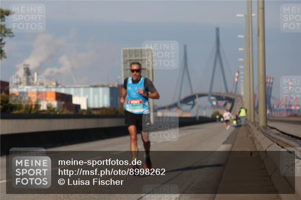 03.10.2025 - Köhlbrandbrückenlauf Luisa Fischer http://msf.ph/oto/8998262 03.10.2025 10:38:43 Position 3  meine-sportfotos.de