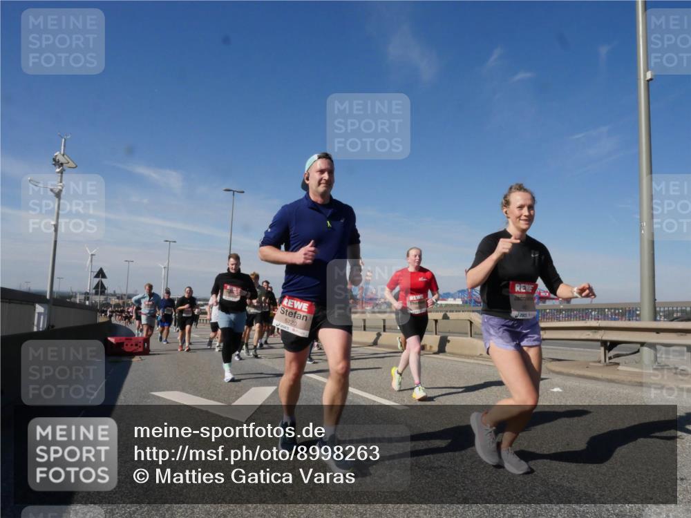 03.10.2025 - Köhlbrandbrückenlauf Matties Gatica Varas http://msf.ph/oto/8998263 03.10.2025 12:50:13 Position 2 5720 meine-sportfotos.de