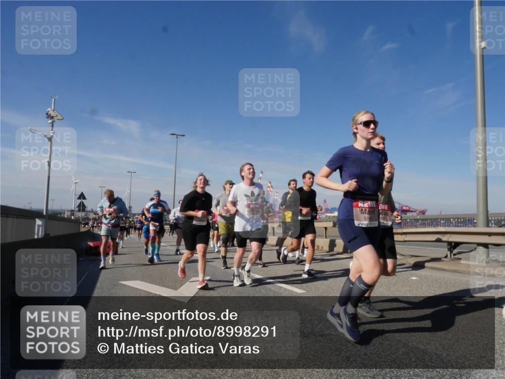 03.10.2025 - Köhlbrandbrückenlauf Matties Gatica Varas http://msf.ph/oto/8998291 03.10.2025 12:50:16 Position 2 59 meine-sportfotos.de