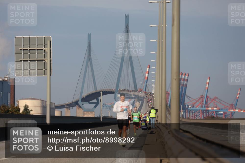 03.10.2025 - Köhlbrandbrückenlauf Luisa Fischer http://msf.ph/oto/8998292 03.10.2025 10:38:58 Position 3  meine-sportfotos.de