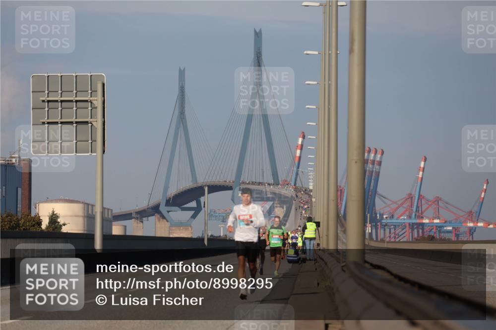 03.10.2025 - Köhlbrandbrückenlauf Luisa Fischer http://msf.ph/oto/8998295 03.10.2025 10:38:59 Position 3  meine-sportfotos.de